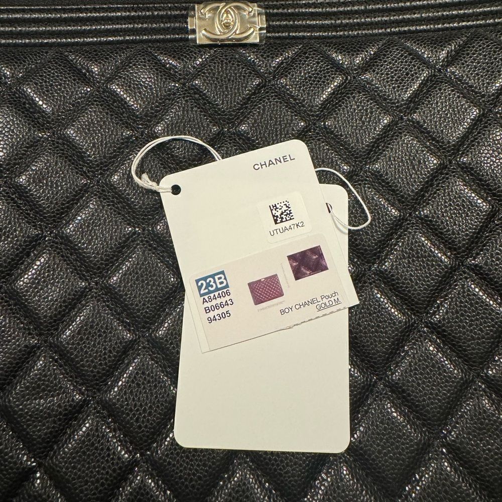 Medium Chanel Boy Ocase - Picture 3 of 7